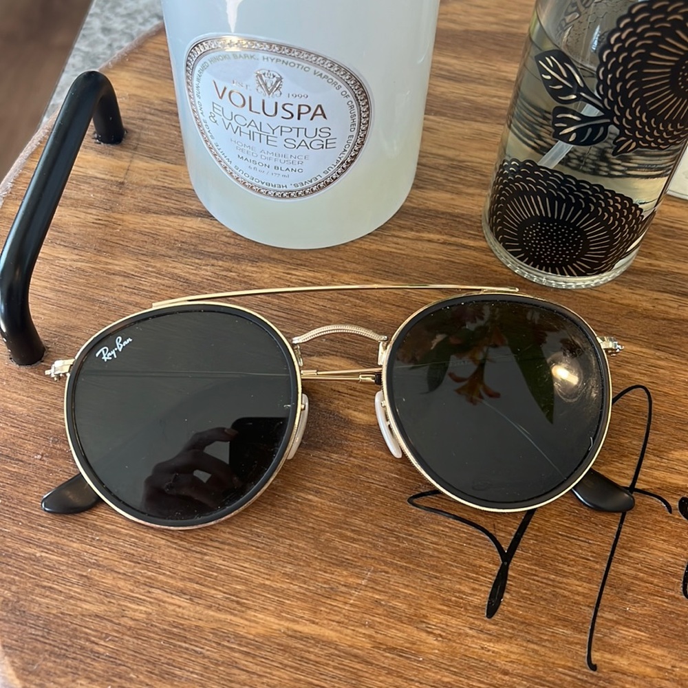 Ray an sunglasses with case in great condition